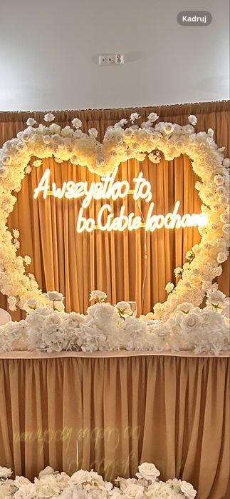 Led napis „ A wszystko to, bo Ciebie kocham”