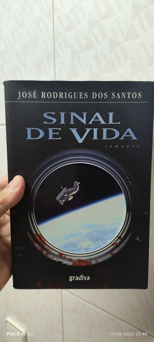 Livro de José Rodrigues dos Santos Sinal de vida