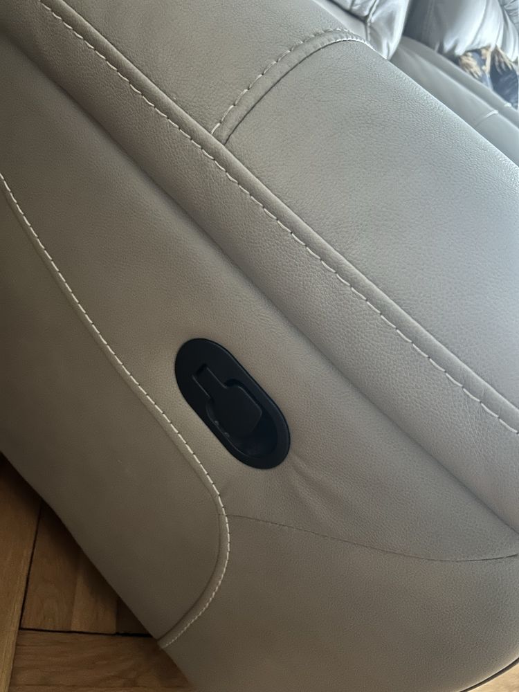 Sofa i dwa fotele z funkcją relax