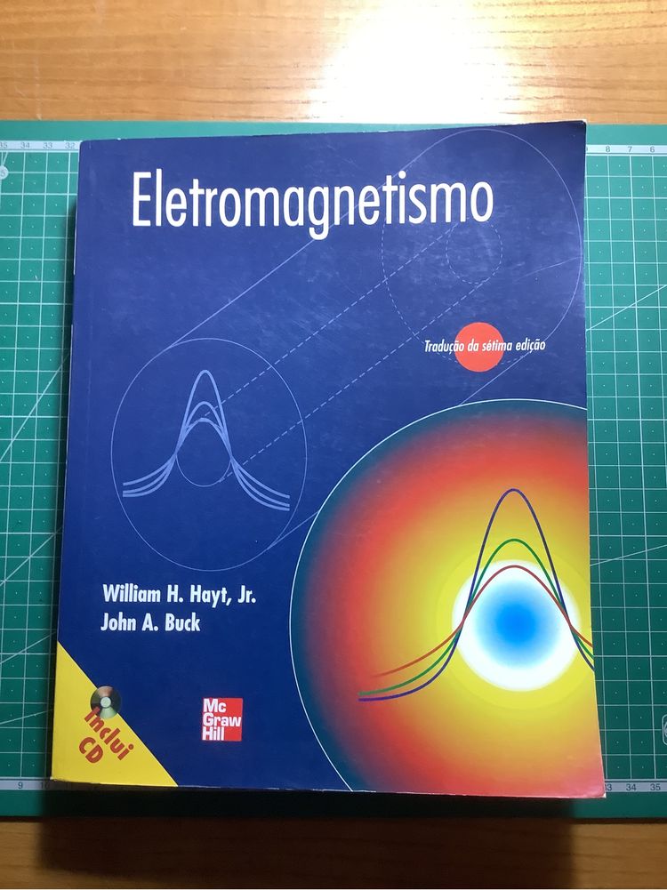 Livros técnicos universitários de Física e Química - bom estado