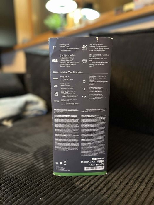 Konsola Xbox One X +pad+gry