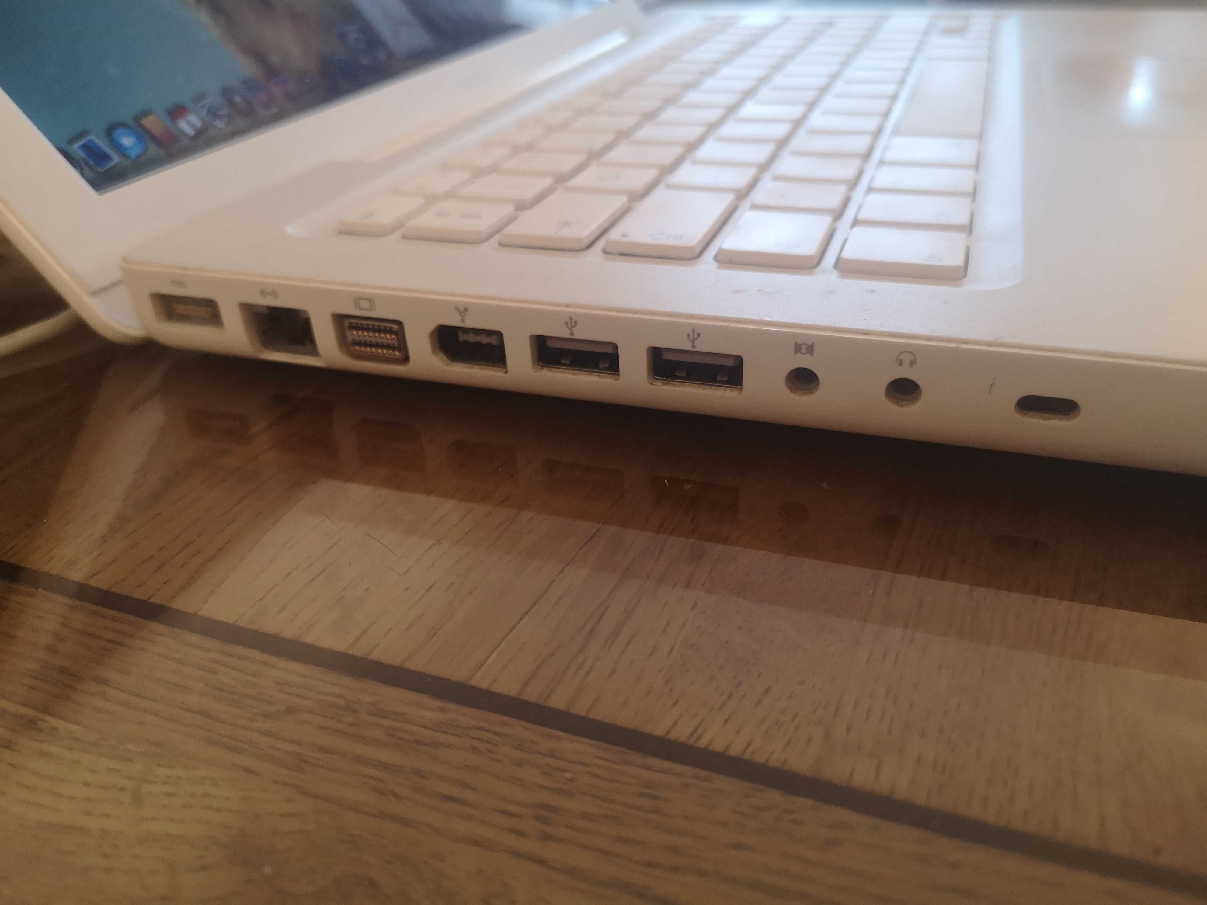 Apple MacBook 2 White Intel Core 2 Duo 4GB 80GB CD DVD