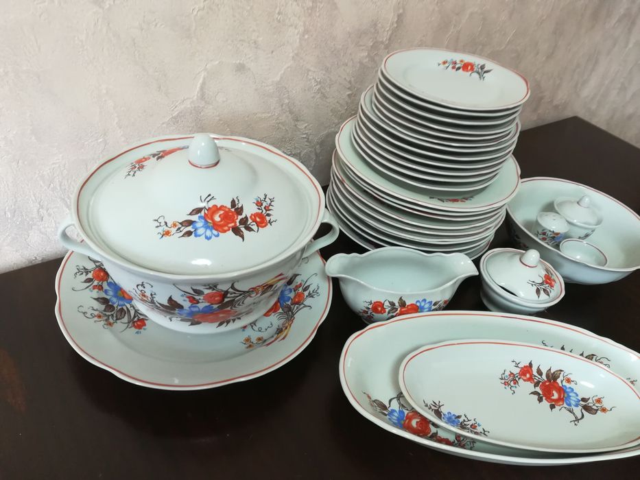 Столовый сервиз 32 предмета.