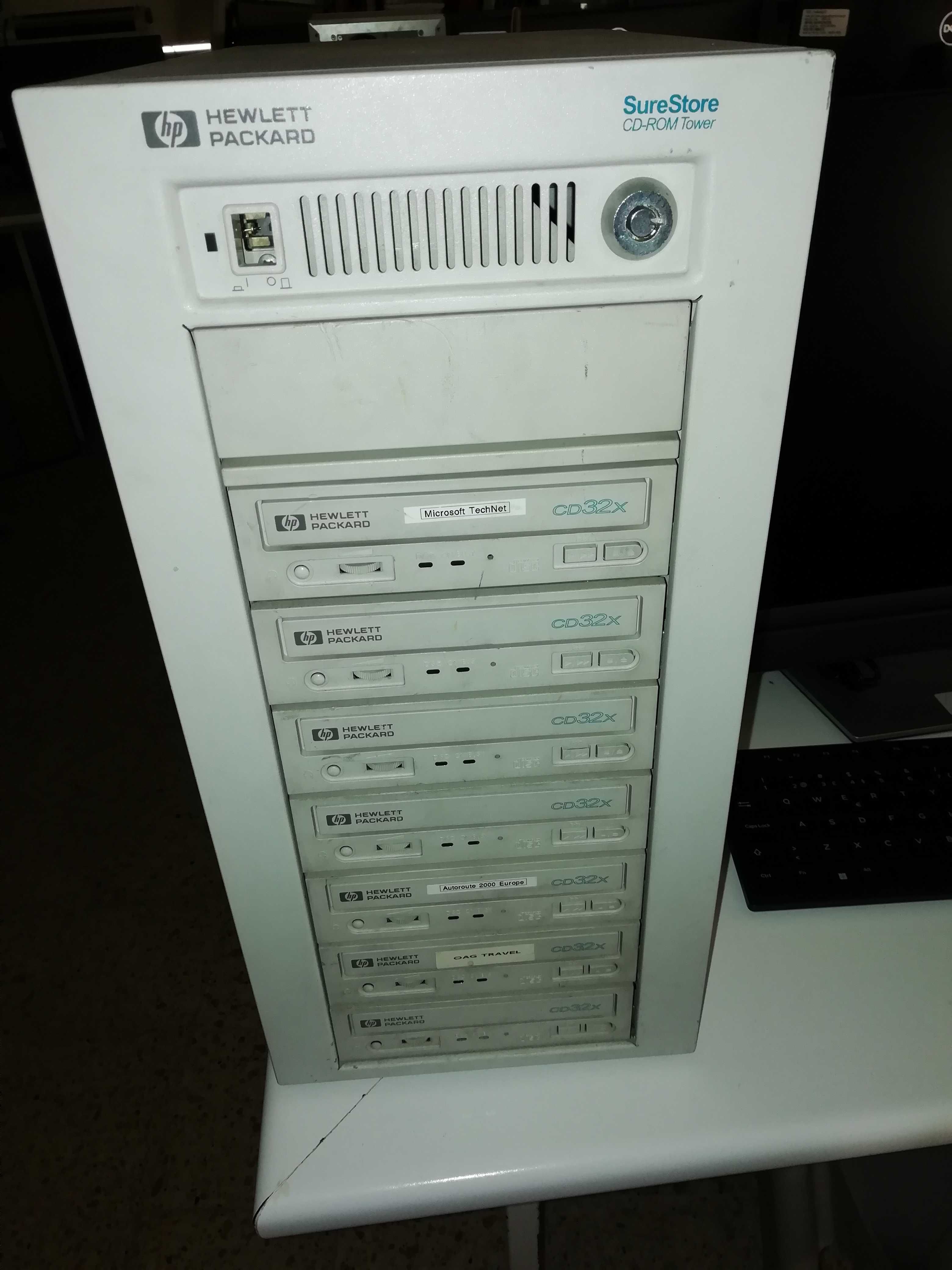 HP CD-ROM Tower (SureStore)