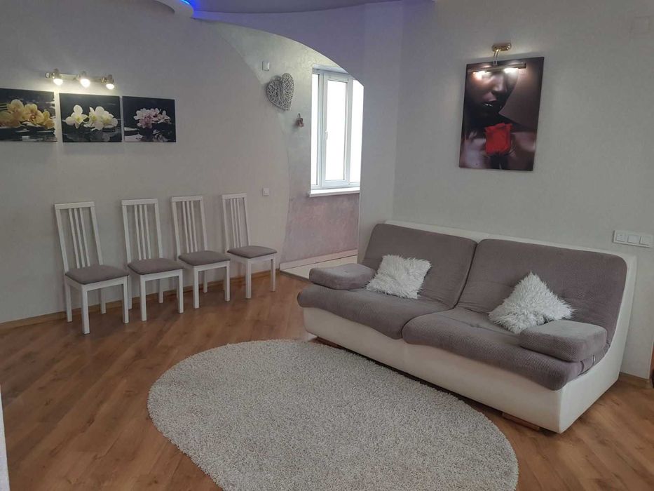 2-х кімнатна квартира , м. Кам'янка-Бузька,  ЦЕНТР