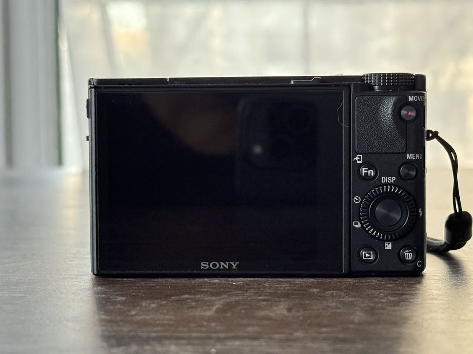 Aparat Sony RX100 V