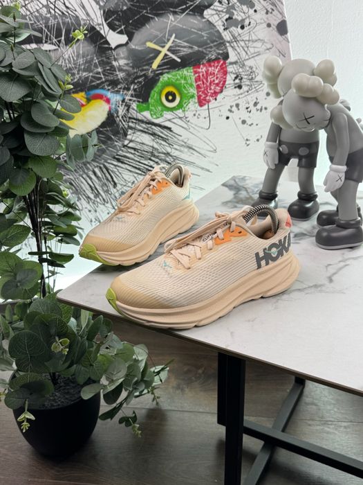 Кросівки Hoka Clifton 9 37 розмір Е6730