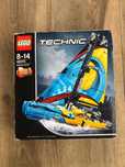 LEGO Technic 42074 Iate de Corrida