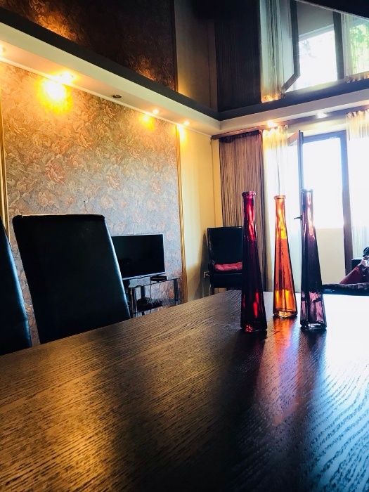 5-кімн Апартаменти з джакузі в 3-х поверхах біля тц Форум