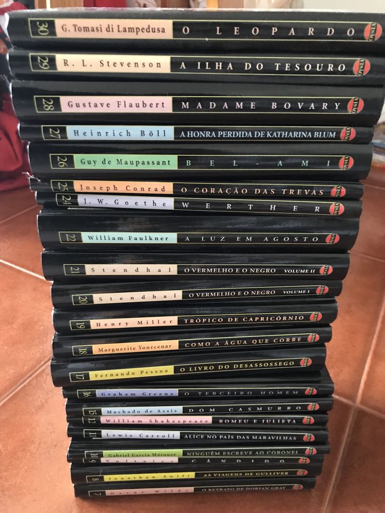 Livros variados de colecao.