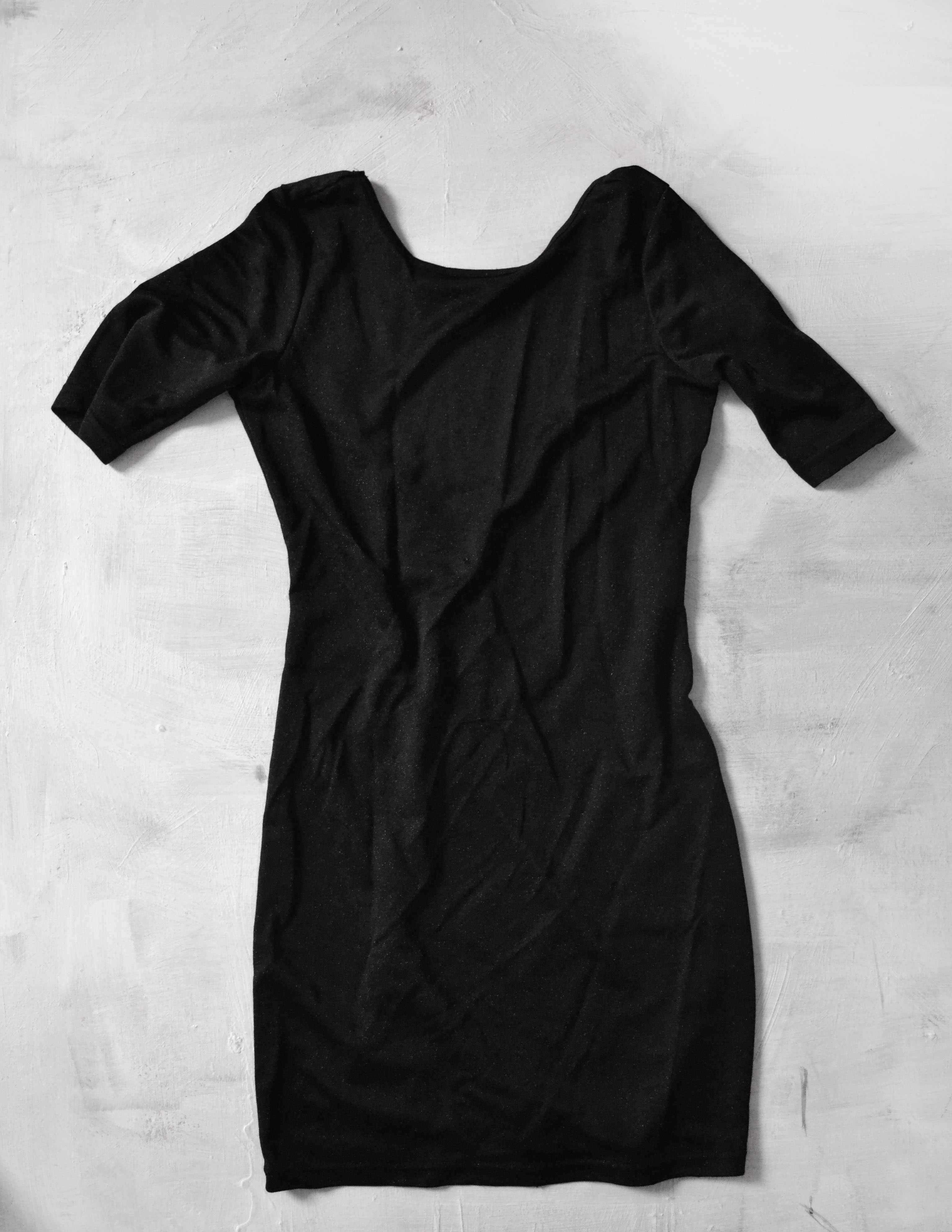 mała czarna sukienka z odkrytymi plecami S