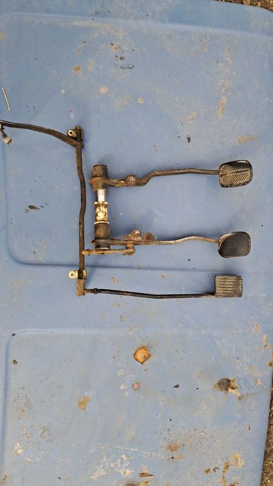 Продам педалі ваз 2101-2107 газ, тормоз, щеплення