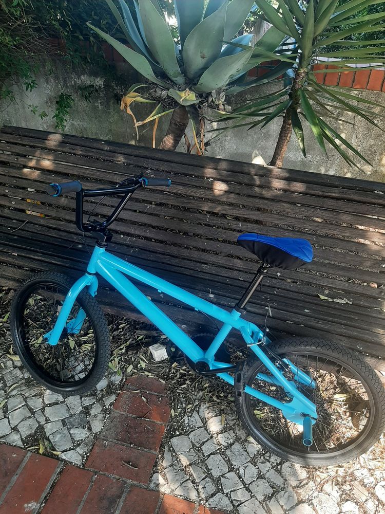 Bicicleta bmx nova