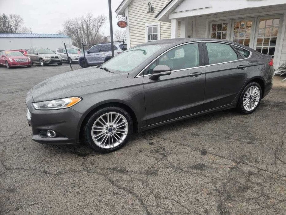 Ford Fusion SE      2016