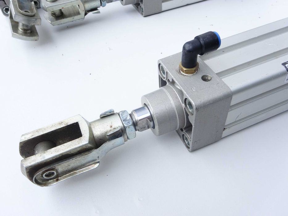 Siłownik  docisk stolarski pneumatyczny SMC CP95SB fi 50 skok 80 200kg