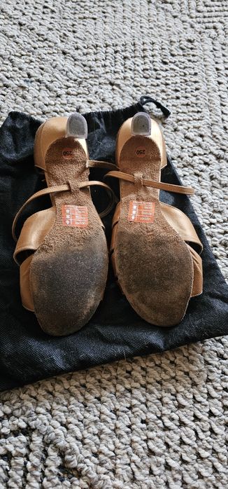 Танцювальне жіноче взуття 39 р, 25 см