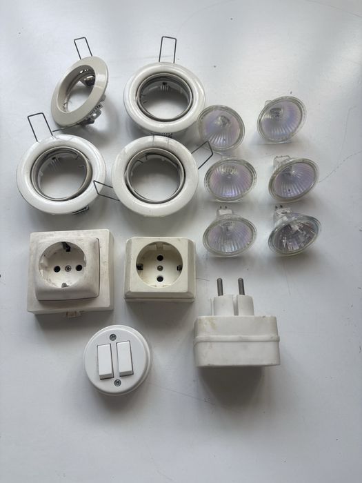 Luzes para embutir e fichas