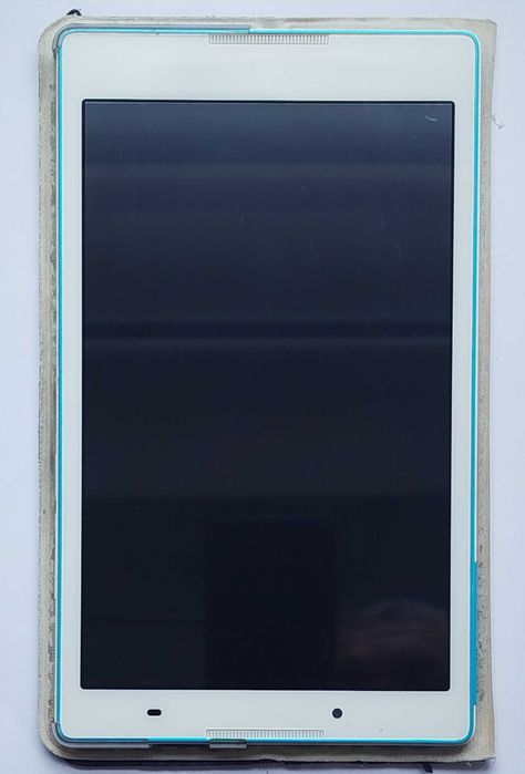 Tablet Lenovo TB3-850M 16GB / 2GB RAM sprawny z etui