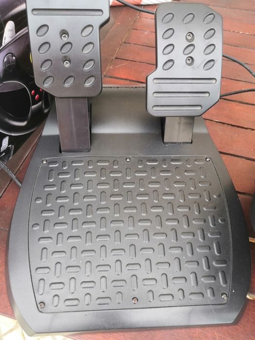 Volante Thrustmaster Ferrari experience