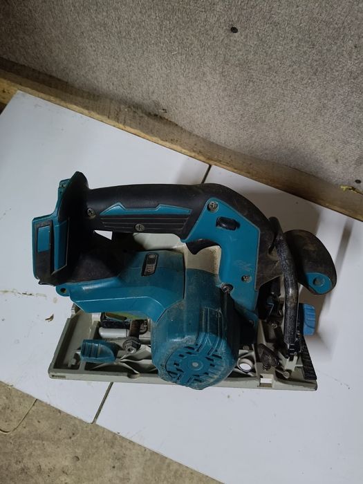 Piła pilarka tarczowa MAKITA 18V Stan BDB dewalt milwaukee hilti