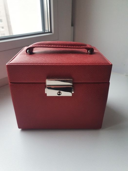 Скринька для прикрас