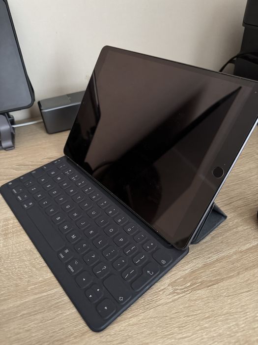 Apple Smart Keyboard та захисна накладка Ipad Air 3/Pro 10.5/Ipad 10.2