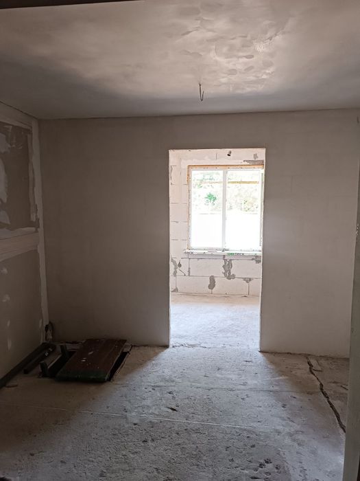 Продам 2-кімнатну квартиру на землі (вул. Кам'яномостівська)