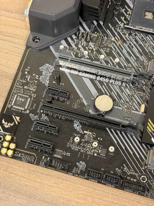 Материнська плата Asus TUF Gaming B450-Plus II не стартує