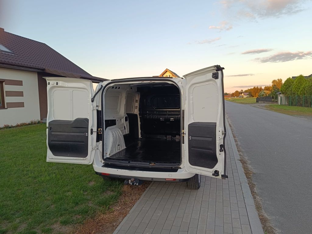 Fiat Doblo maxi 1.6 2021 klima 3 miejscowy sprowadzony