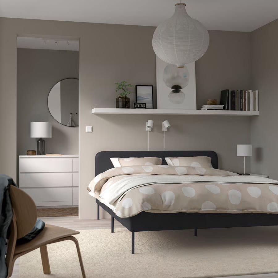 Cama com colchão IKEA