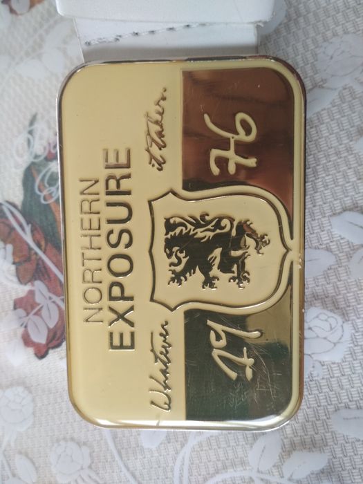 Эфектная пряжка лев