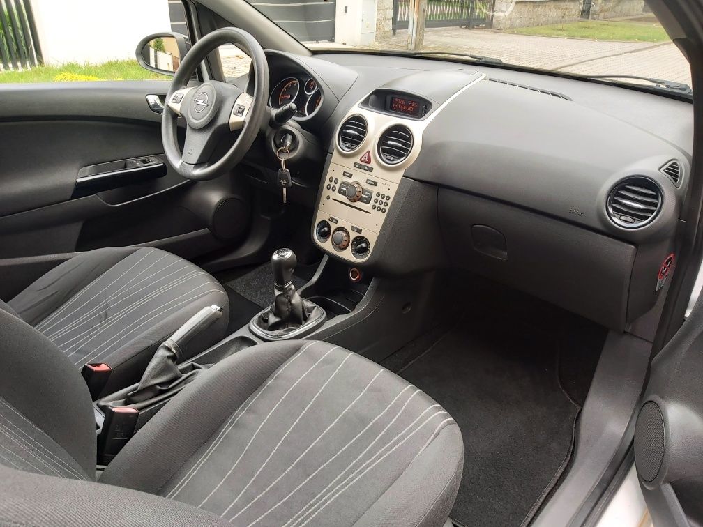 Śliczny Opel Corsa 1.2 Steinmetz