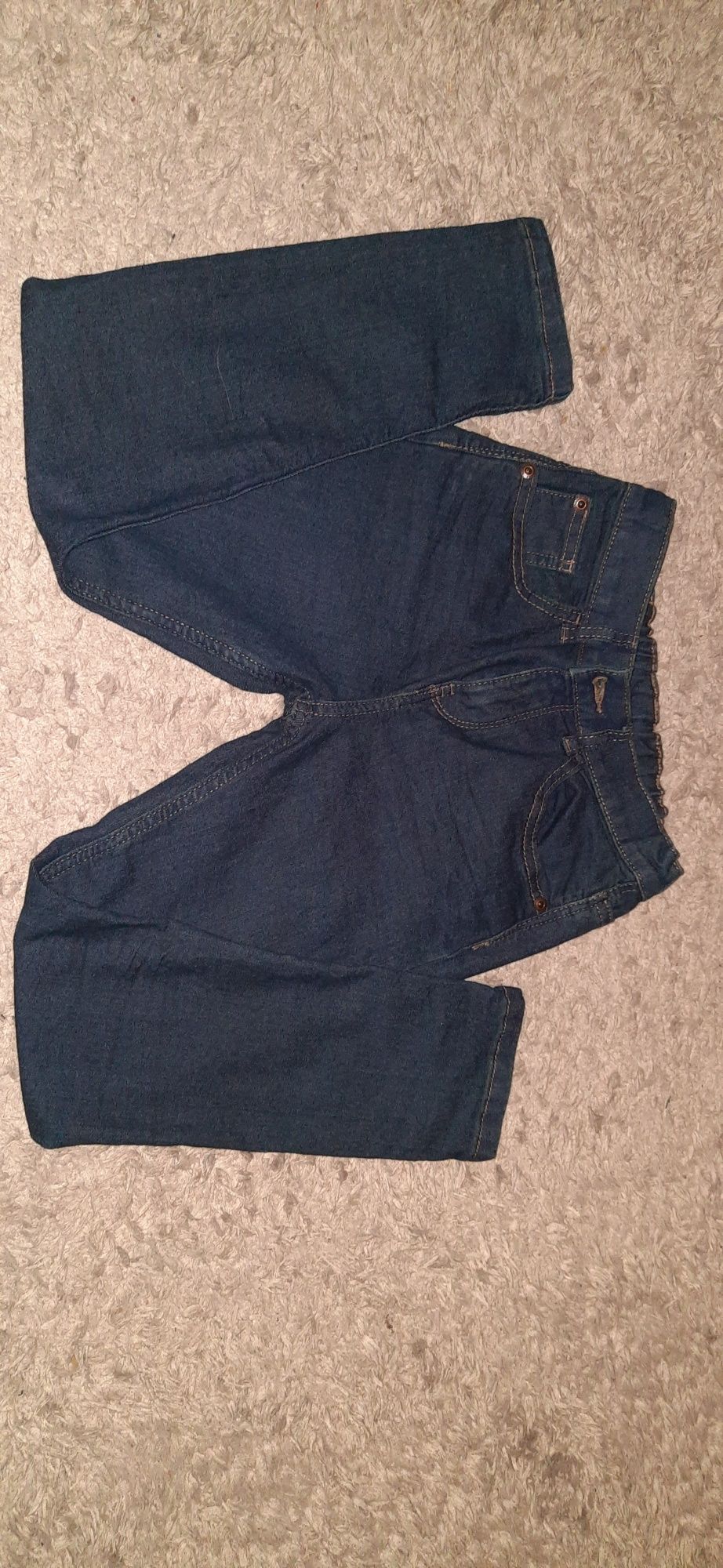 Cenkie granatowe spodnie jeansowe F&F 128 jeansy