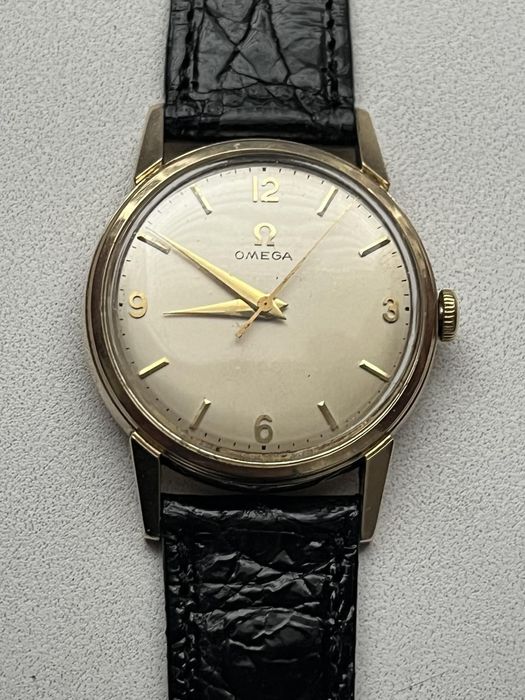 Швейцарський годинник Omega