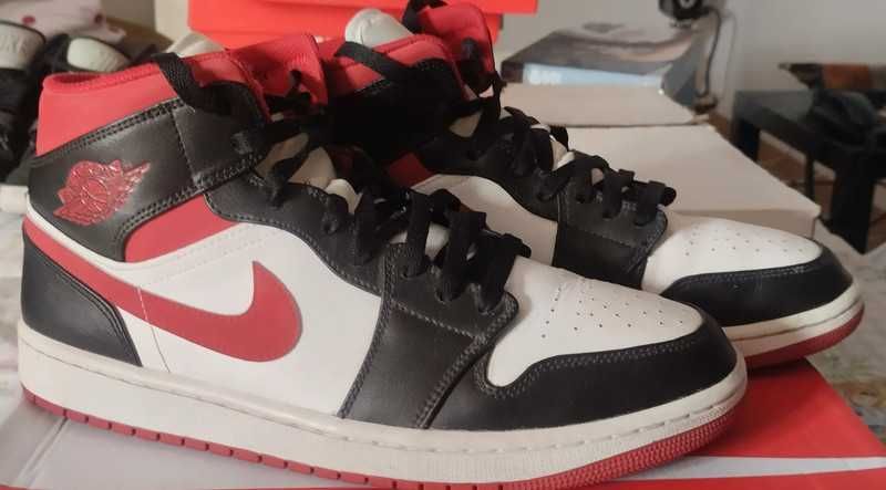 Nike air Jordan 1 Mid red Gym black