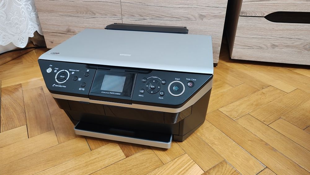Продам БФП Epson Stylus Photo RX690