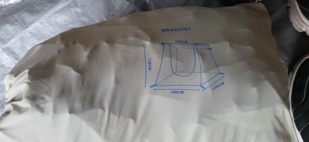 Sypialnia do przedsionka przyczepy kempingowej