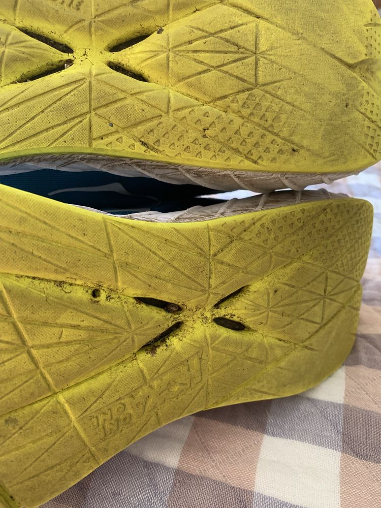 Кроссовки для бегаHoka carbon