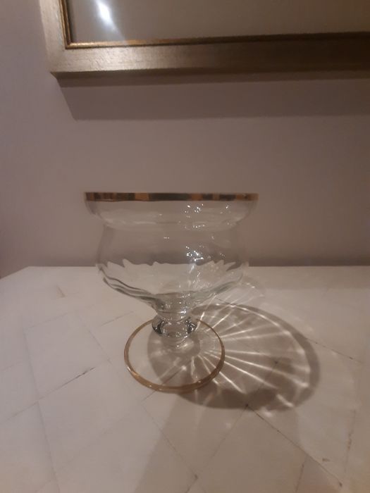 Duży kielich szklany puchar