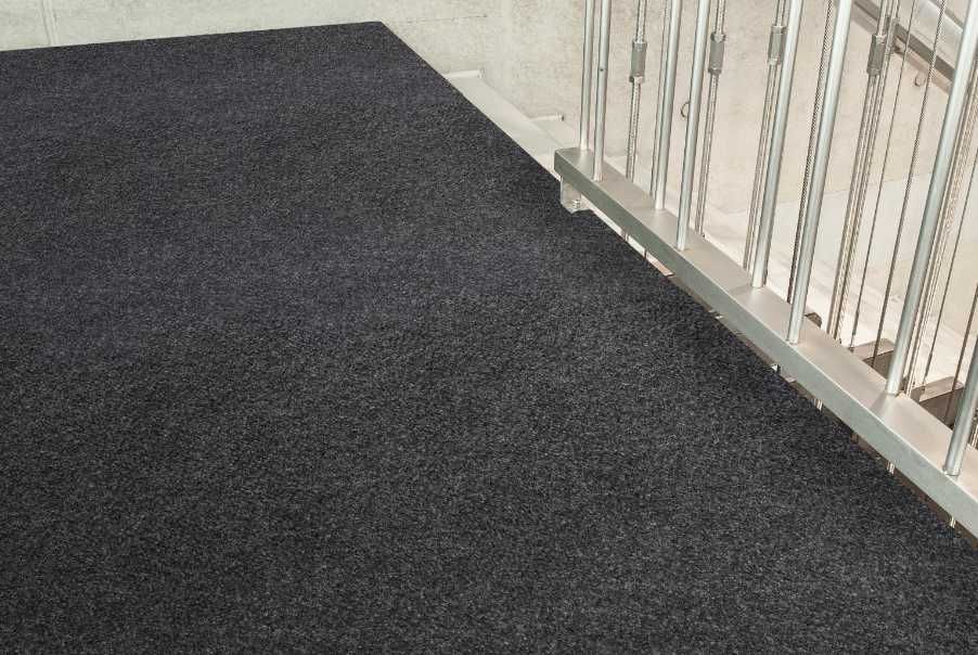 Wykładzina NOWA czarna antracytowa 14.8 M2 do pokoju salonu domu