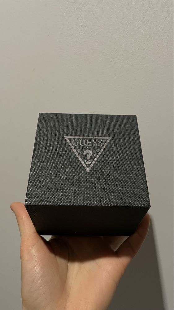 Наручний годинник Guess