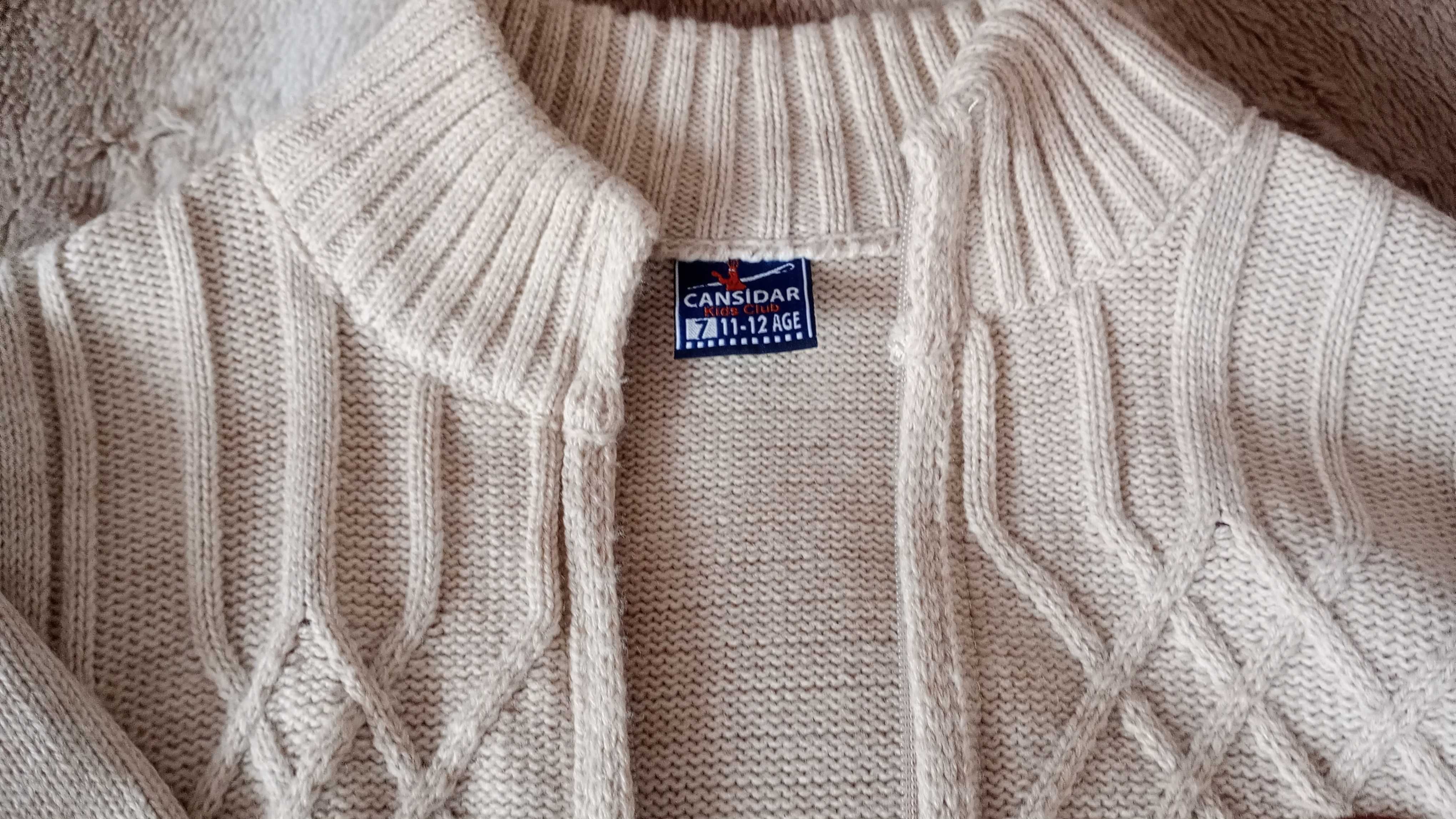 Cieplutko śliczny sweter