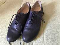 Sapatos femininos em pele