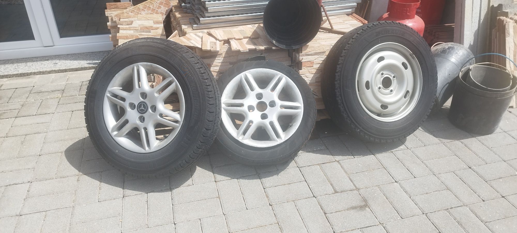 Jante e pneu caravana