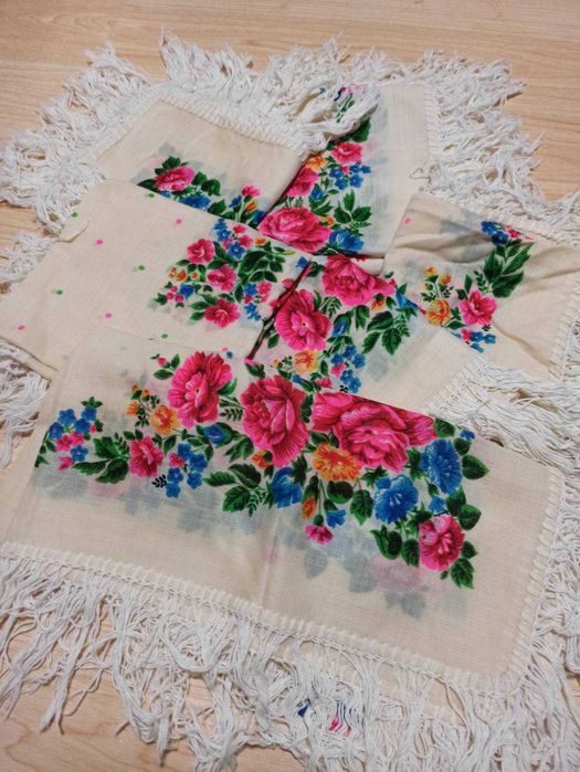 Хустка, платок з китицями