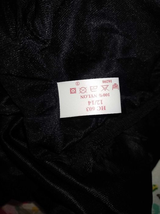 (40/42) (L/XL) Czarna półhalka pod spódnicę z Londynu