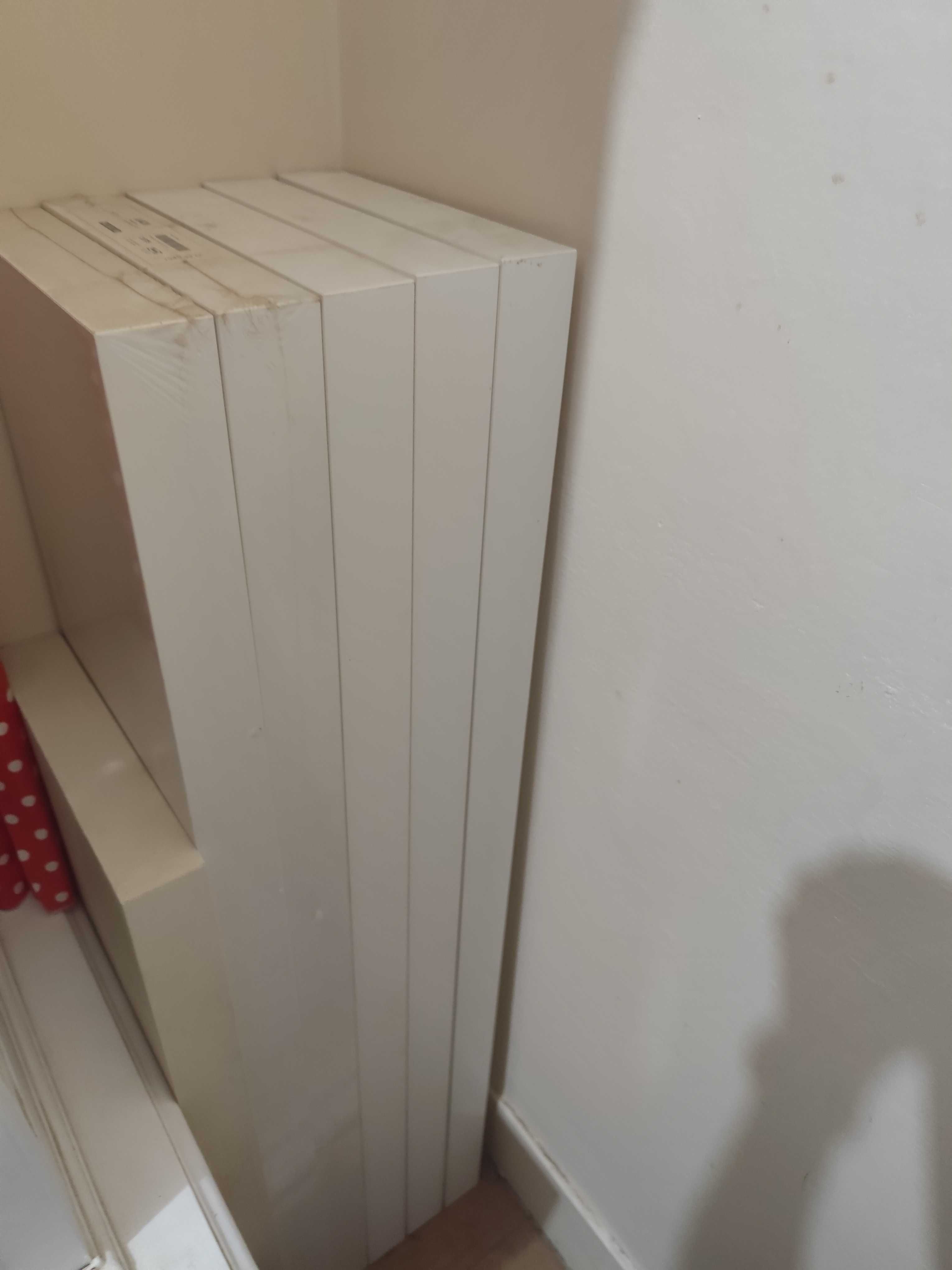 Prateleiras brancas ikea