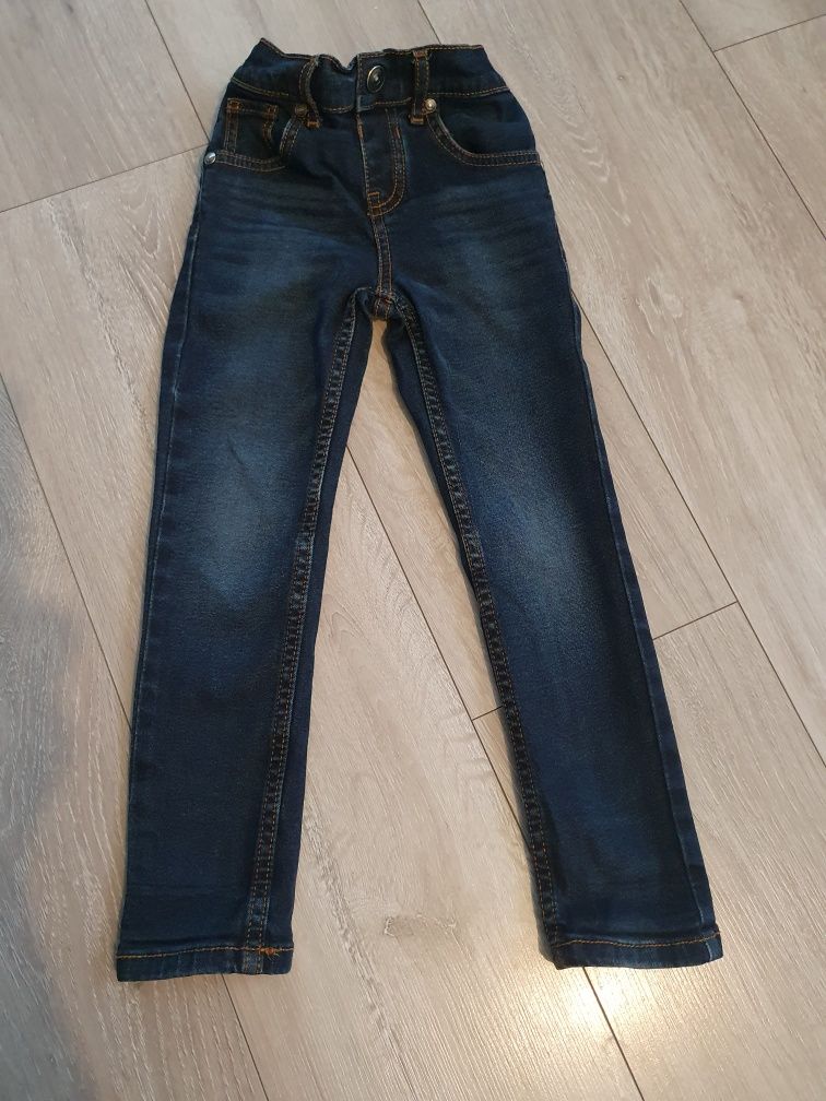 Jeansy slim fit na szczupłego chłopca 104