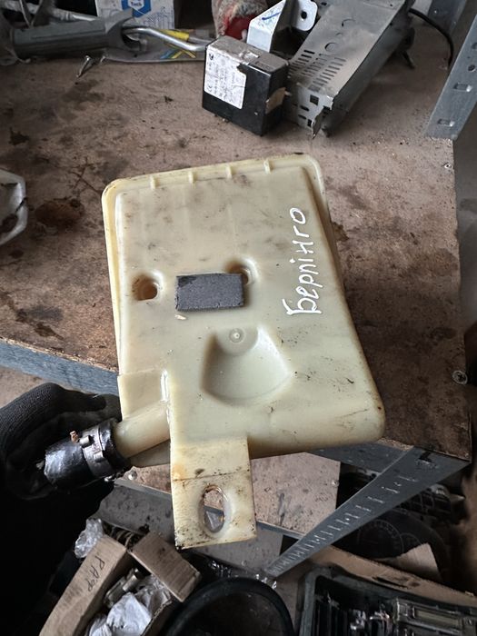 Бачек омывателя гура пежо партнер ситроен берлинго УСЛУГИ СТО