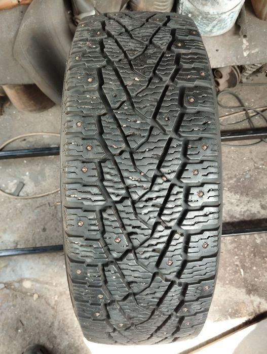 Одна зимова шина Nokian 225/65/16c